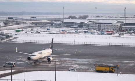 Munich Airport temporarily suspended flights amid disruptions due to freezing conditions.