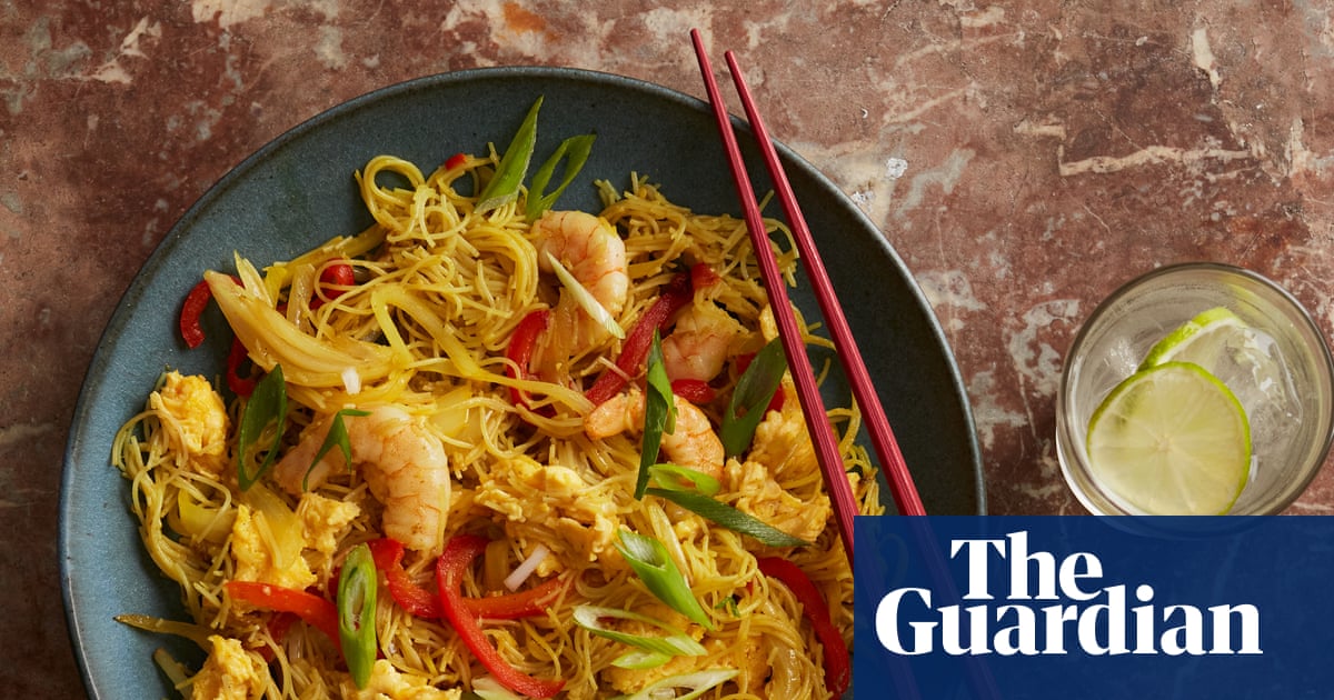 Stir-fry suppers: Jeremy Pang’s recipes for Sichuan chicken and Singapore noodles