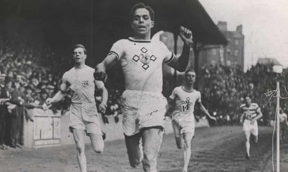 Harry Edward competes during his record-breaking AAA championships on 1 July 1922