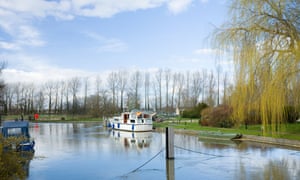Buscot lock and weir, Oxfordshire.