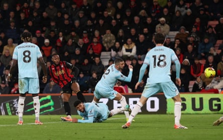 Antoine Semenyo gives Bournemouth the lead.