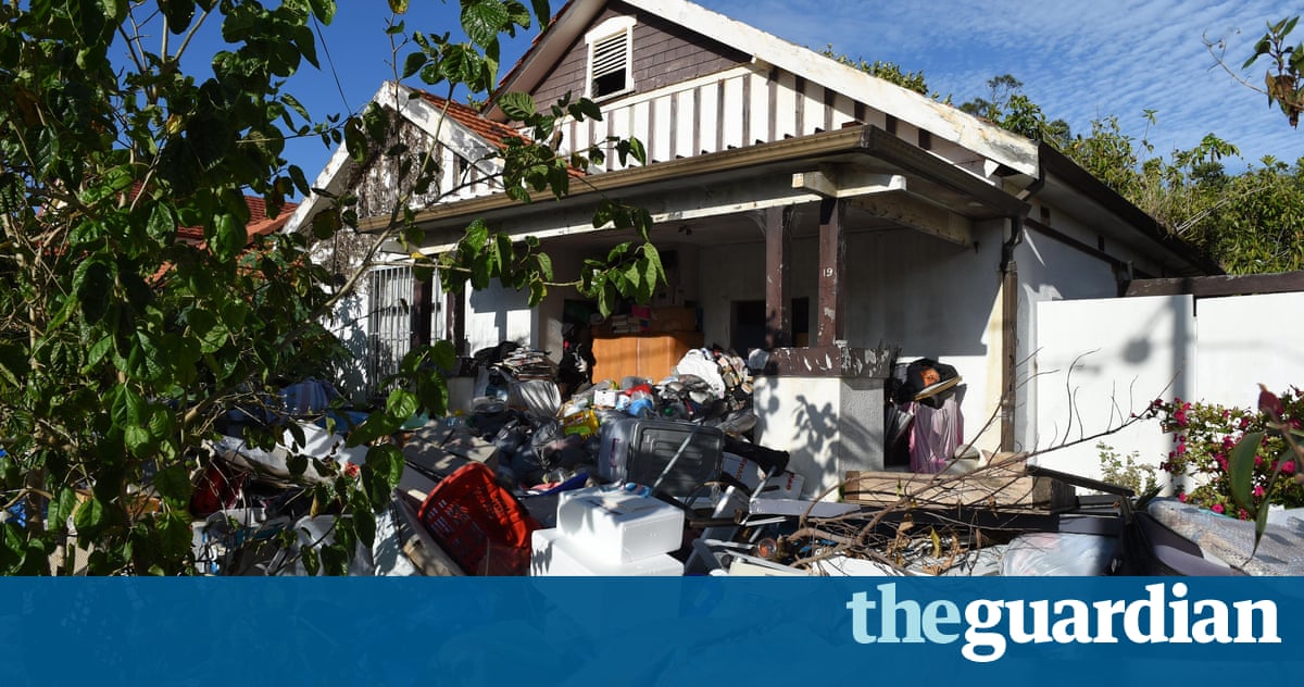 Bondi hoarders: forced auction stalled after cash keeps ...