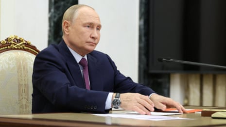 Putin issues a nuclear warning to the west over Ukraine – video