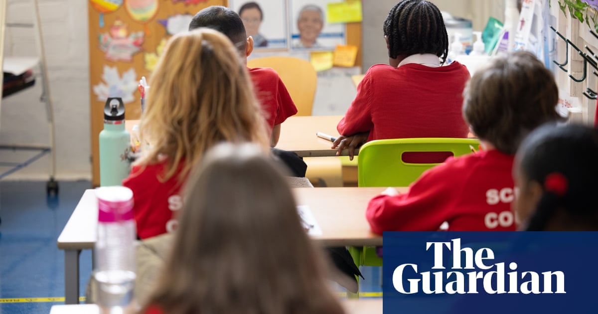 Teaching unions criticise plan to extend school day in England