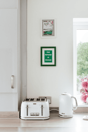 Toaster and kettle in Laura's kitchen.