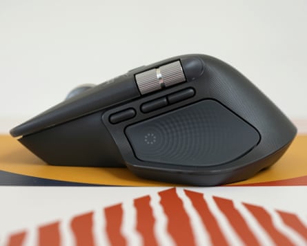 The haptic button of the Logitech MX Master 4.