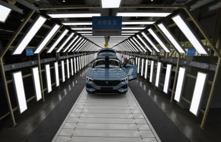 The first Voyah Free intelligent electric SUV in a manufacturer’s tunnel