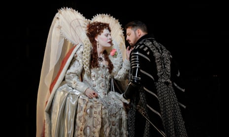 Sondra Radvanovsky as Elisabetta and Matthew Polenzani in the title role of Donizetti’s Roberto Devereux.