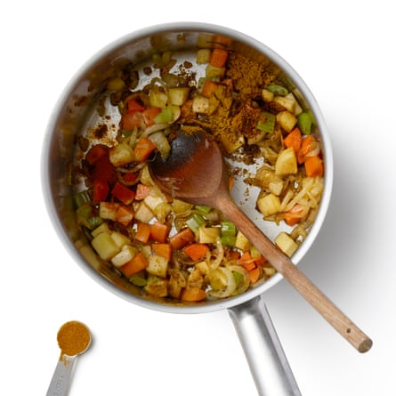 5a Felicity Cloake’s Mulligatawny. Vegetables in a pan with spice on the side