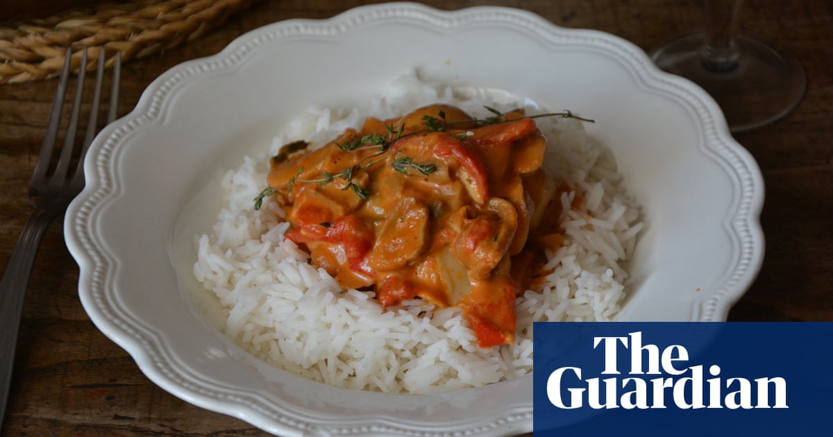 Rachel Roddy’s favourite recipe for mushroom and pepper goulash