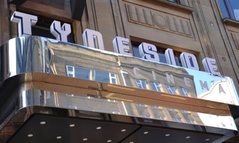 The art deco facade of Tyneside Cinema with its gleaming chrome-effect entrance canopy dqxikeidqkikdinv