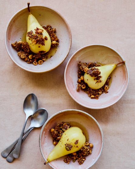 poached pears with spiced hazelnut crumble topping