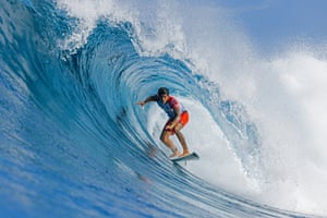 Oahu, Hawaii. Ezekiel Lau of Hawaii surfs successful power 4 of nan opening information astatine nan Billabong Pro Pipeline