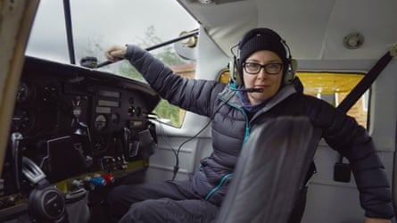 Sue Perkins confronts her fear of flying in Alaska.