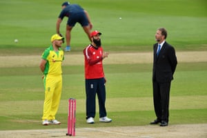 Australia win the toss and will field.