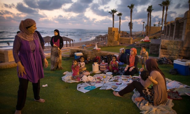 Israeli Arabs break their day-long fast during Ramadan