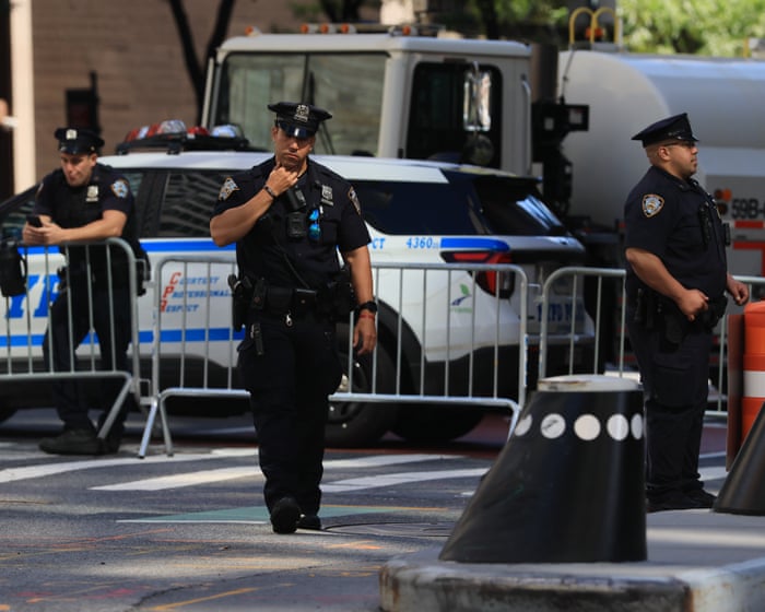 New York City: Mystery trio caught climbing out of sewer on Upper East Side