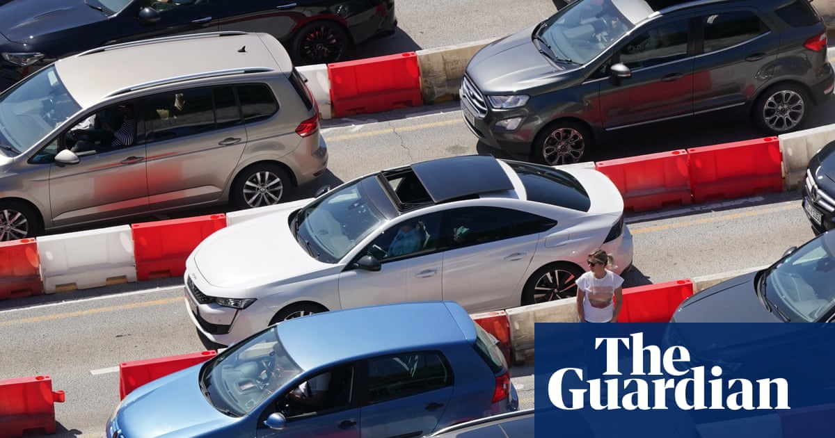 Gran Bretaña se prepara para carreteras transitadas a medida que las temperaturas de las vacaciones bancarias de mayo superan los 30C.
