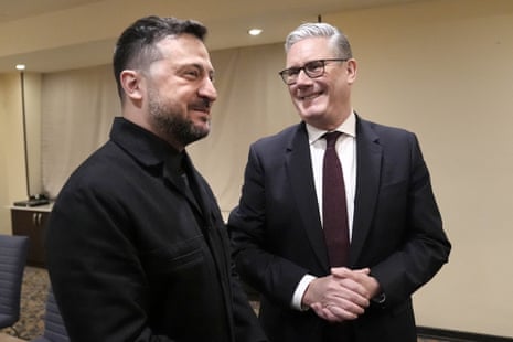 Keir Starmer with Ukraine's president Volodymyr Zelenskyy at the EPC summit in Yerevan.
