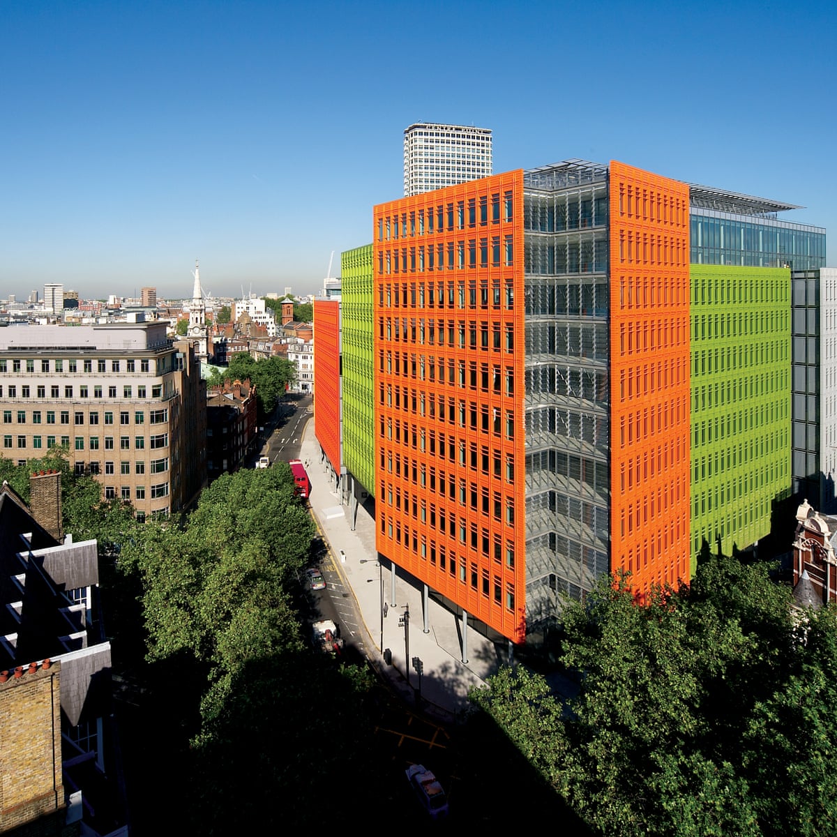 Google acquires Renzo Piano's Central Saint Giles building in London as its new headquarters.