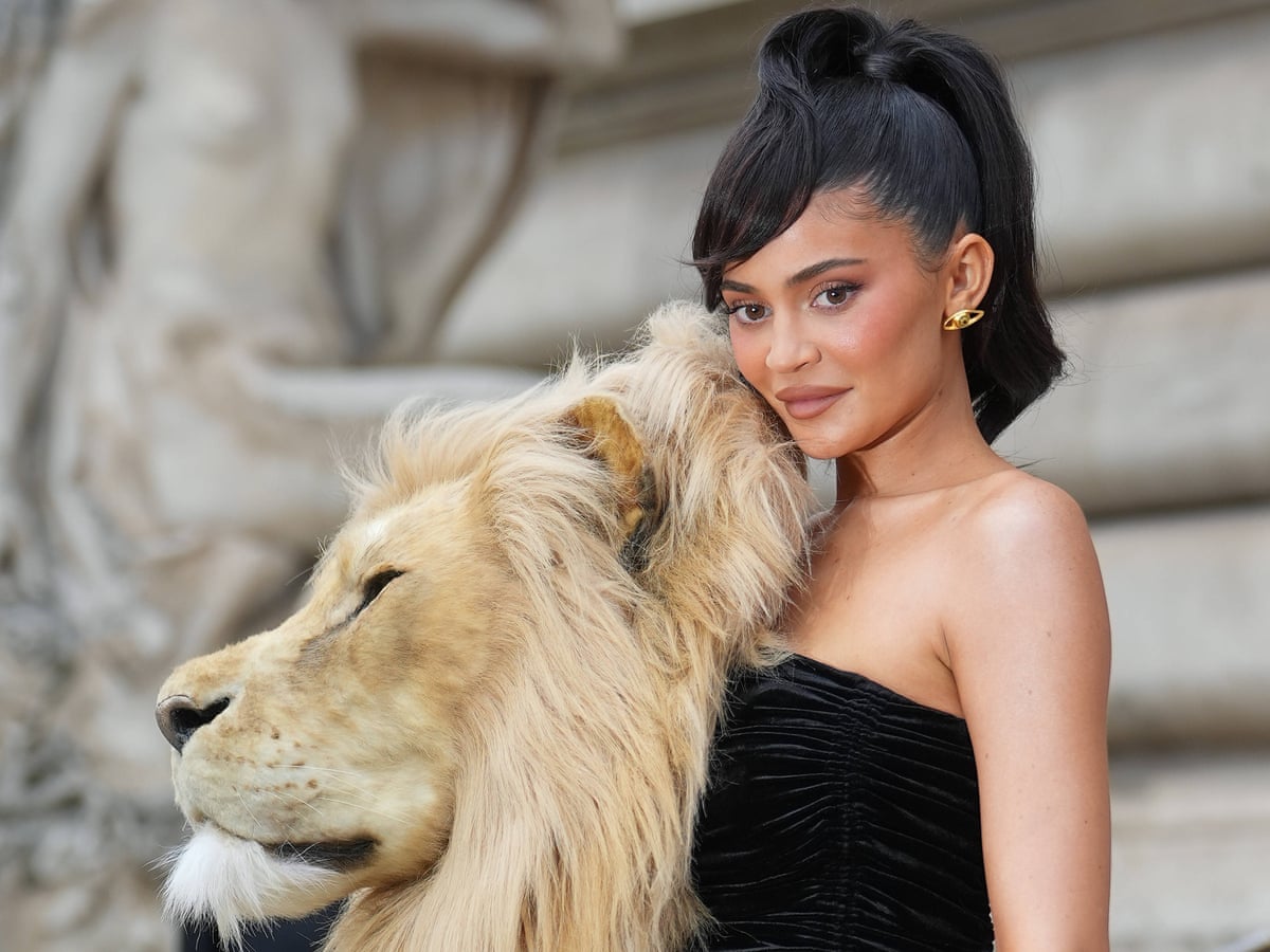 No animals were harmed': Kylie Jenner's ultra-realistic lion head ...