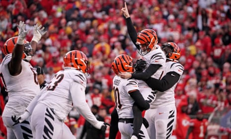 Bengals roar back from 18 points down to stun Chiefs and reach