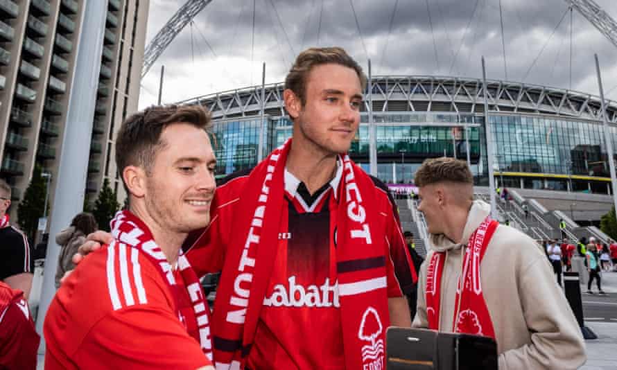 Stuart Broad with Nottingham Forest fans outside the play-off final at Wembley
