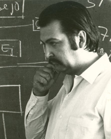 Fernando Flores.