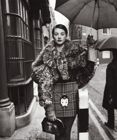 Honor Fraser, London, 1993Photo London’s Master of Photography exhibition returns for 2026 with a presentation bylegendary American fashion photographer Steven Meisel. A rare exhibition of his work, thispresentation highlights Meisel’s photography in London, and in particular his iconic‘Anglo-Saxon Attitude’ series. 93065 London Street Story, 07.14-16/1993British Vogue © Steven Meisel