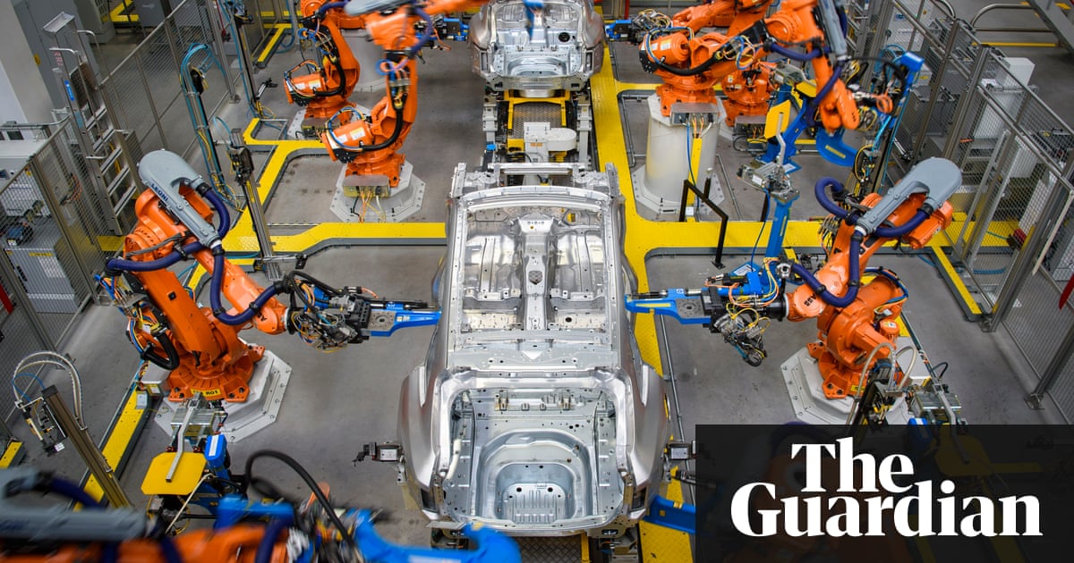Brexit uncertainty puts thousands of jobs at risk, car industry warns