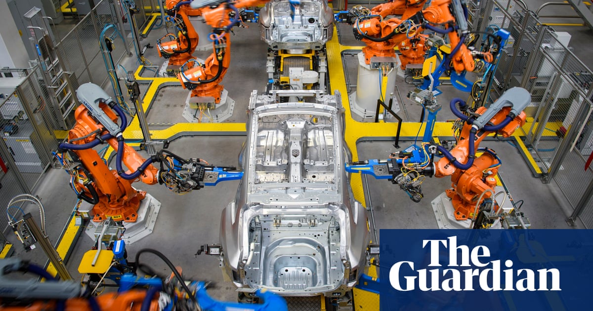 Brexit uncertainty puts thousands of jobs at risk, car industry warns