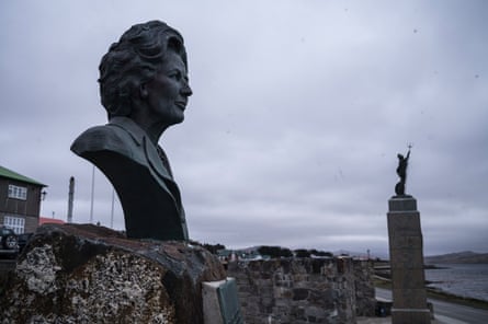 A bust of Margaret Thatcher by the 1982 War memorial
