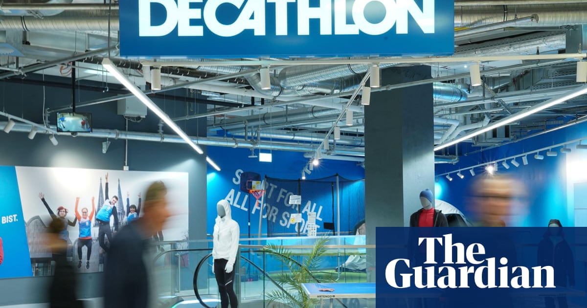 Decathlon stops canoe sales in northern France to curb migrant crossings