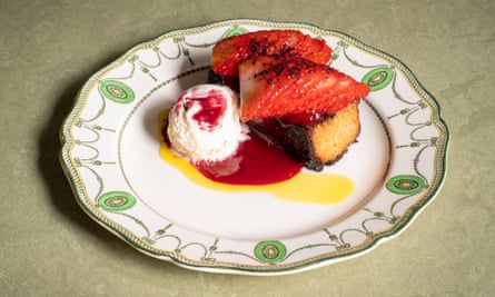 'Another extremely light sponge cake': the chiffon cake.