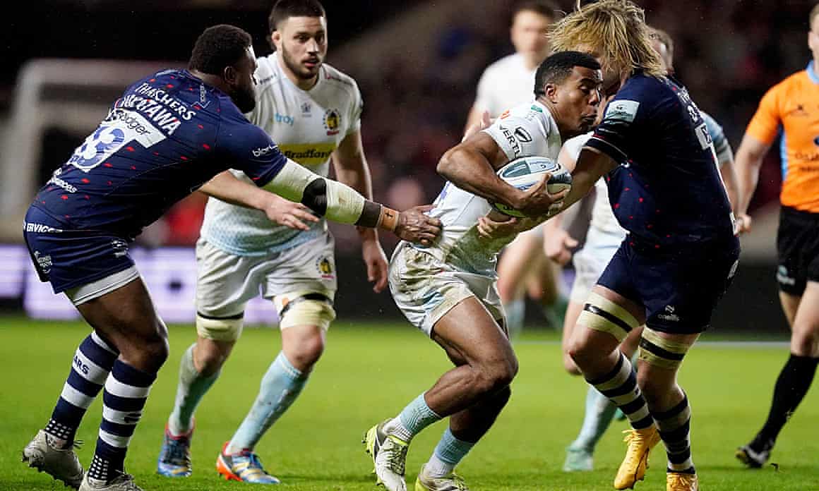 Manny Feyi-Waboso is tackled