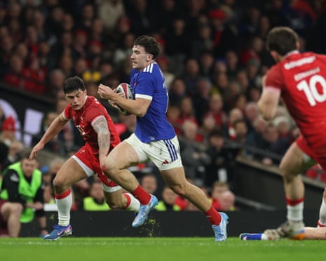 Fabien Brau‑Boirie scores a try.