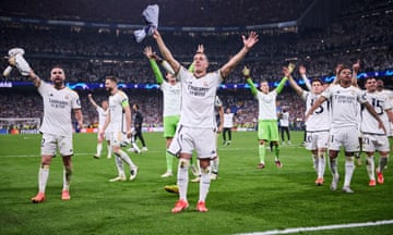 Real Madrid celebrate beating Bayern Munich on the Santiago Bernabéu pitch.