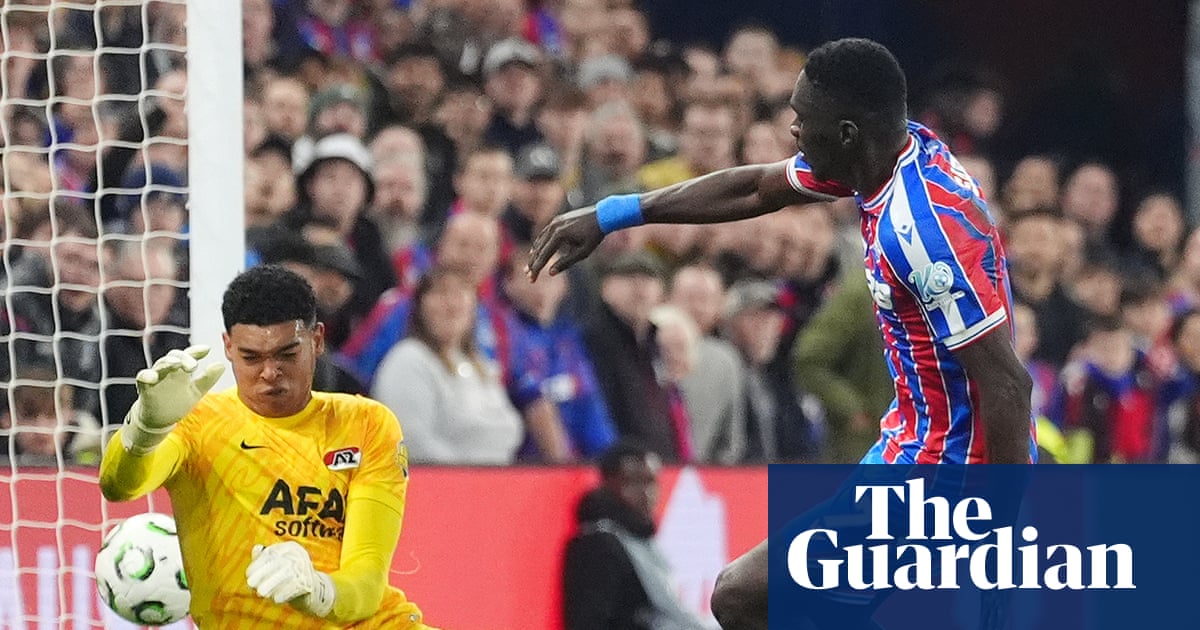 Crystal Palace’s Ismaïla Sarr spells danger for AZ to spare Mateta’s blushes