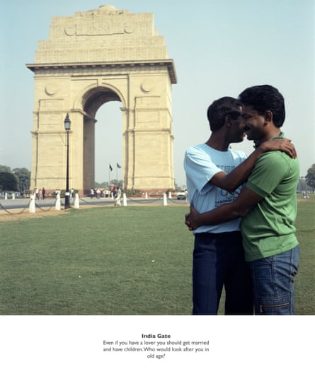 Sunil Gupta, India Gate from Exiles (1986 – 1987).