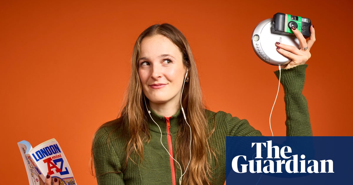 My analogue month: would ditching my smartphone make me healthier, happier or more stressed?