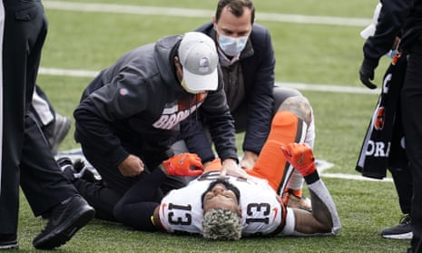 Cleveland Browns receiver Odell Beckham Jr. shakes off shoulder injury