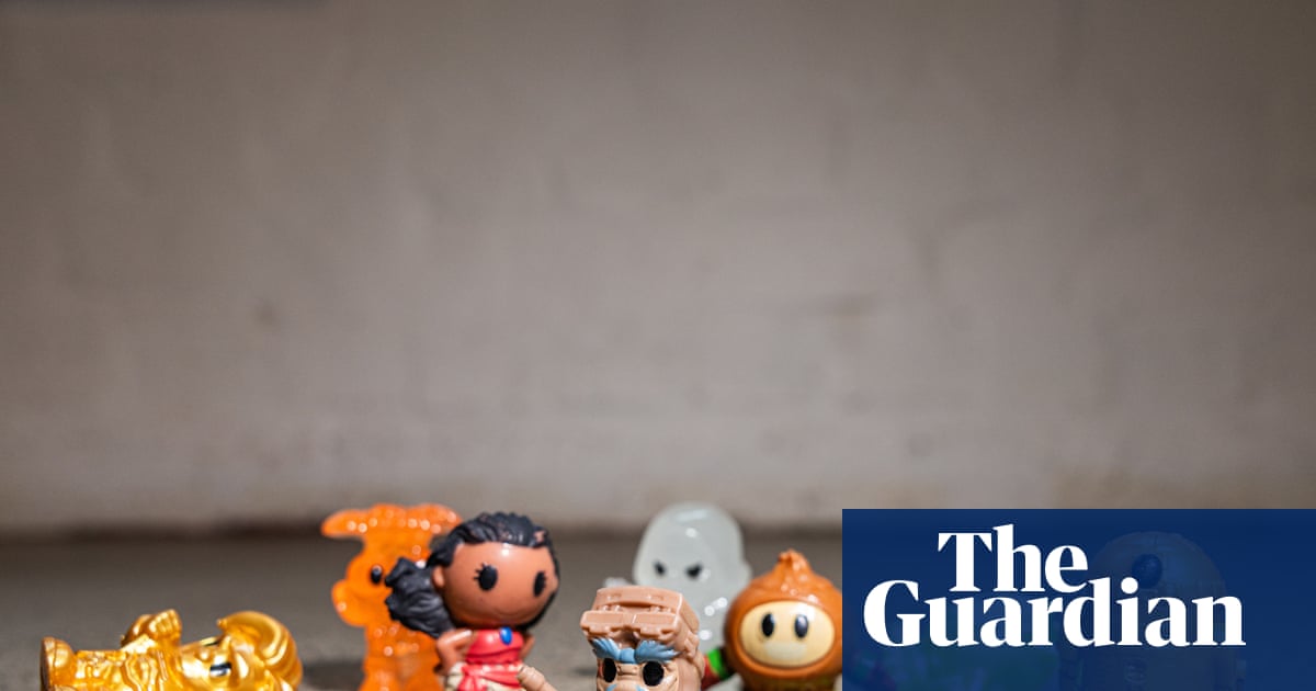 Woolworths’ Ooshies craze causes Coles sales slump with parents shopping at rival supermarket to collect toys
