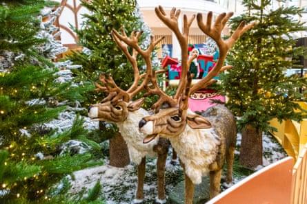 ‘Twas the Night Before Christmas and at Chadstone shopping centre in Melbourne the festive set offers talking reindeer, snow falling on the hour and an 11m Christmas tree.