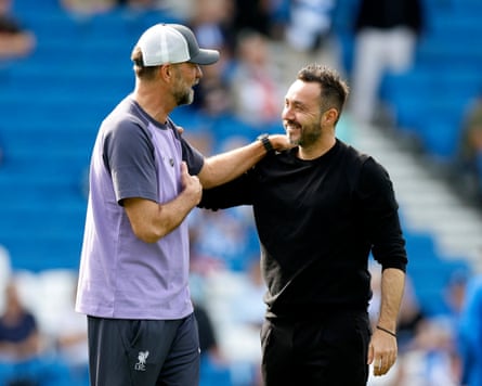 Jürgen Klopp and Roberto De Zerbi before a Brighton v Liverpool match in 2023.