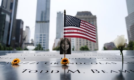 A total of 2,977 people were killed in the 9/11 attacks. Two planes struck the World Trade Center, one hit the Pentagon, and a fourth plane crashed in Pennsylvania.