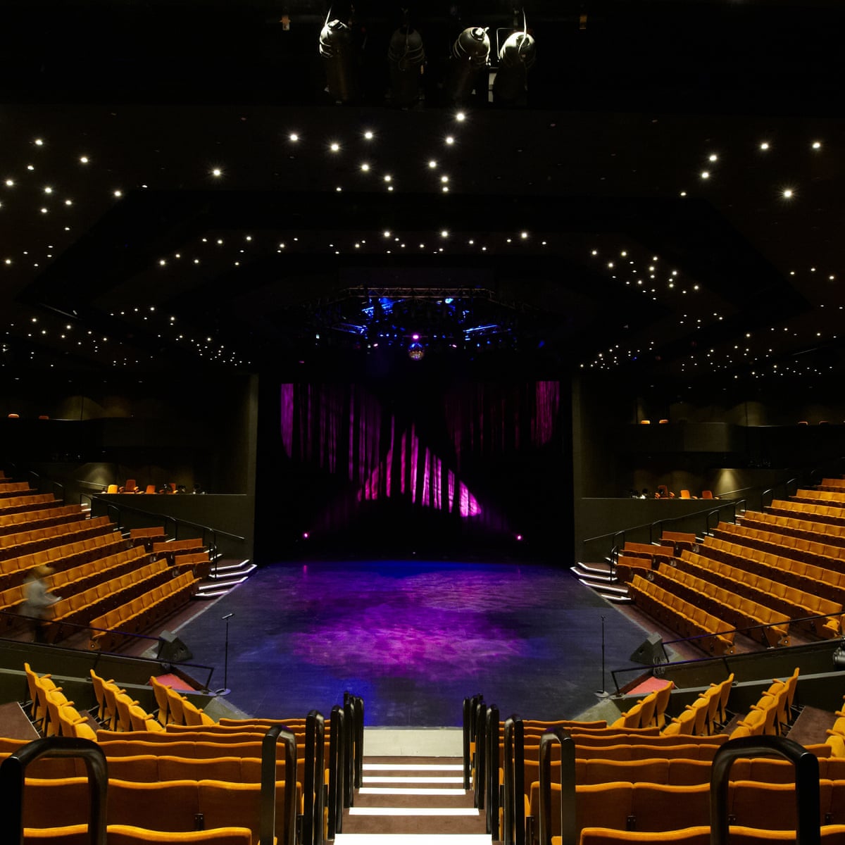 Thrust Theatre thrust-theatre