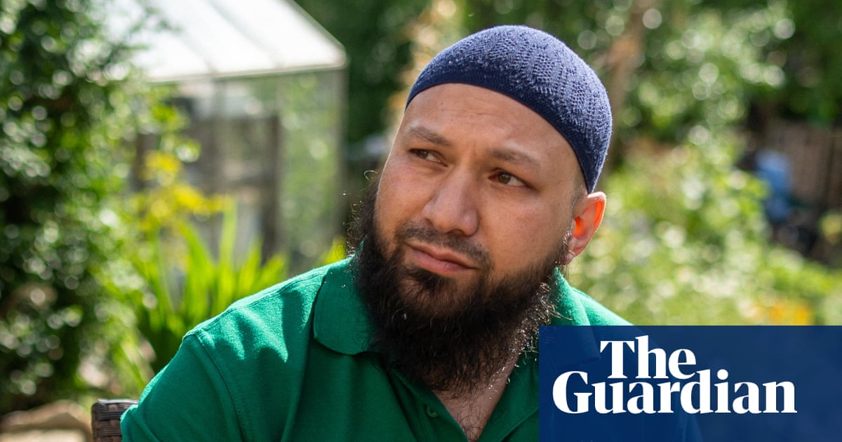New deputy Green leader describes racist abuse on family seaside trip