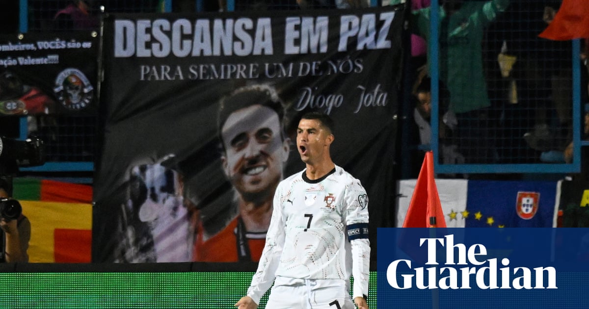 World Cup qualifying roundup: Ronaldo scores twice as Portugal pay Jota tributes