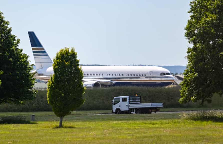 A Boeing 767 at Boscombe Down Air Base this afternoon which is said to be the plane the Home Office will be using to deport some asylum seekers to Rwanda this evening.