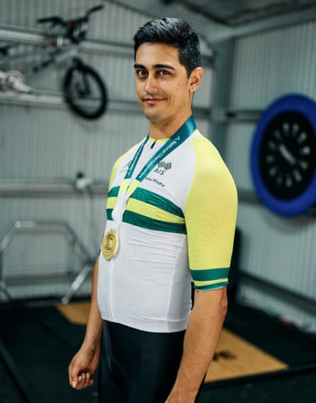 Sakakibara shows off his national championships medal.